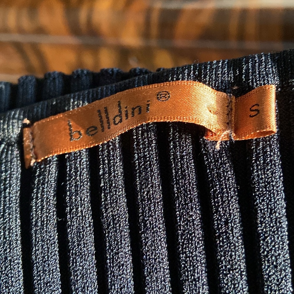 Black Ribbed Sleeveless Top S - Picture 3 of 4
